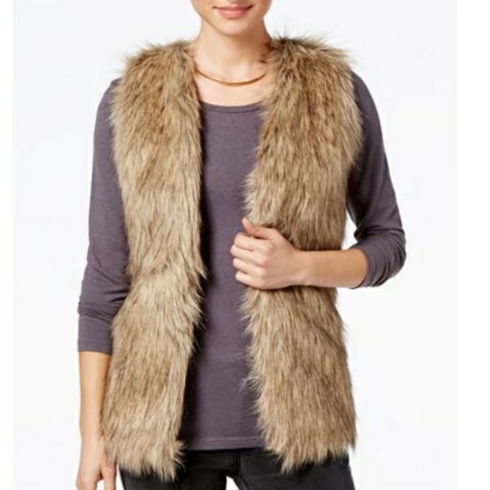 Hippie Rose Juniors' Faux-Fur Sweater Vest